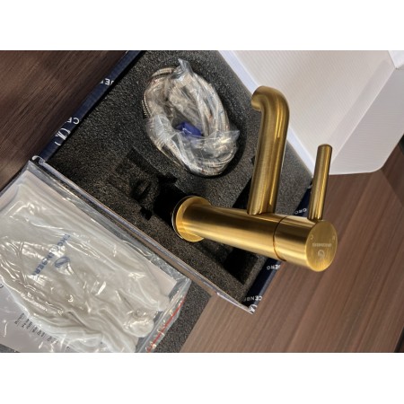 Смеситель для раковины стандартный Grocenberg GB2099GL золотой брашированный Смеситель для раковины стандартный Grocenberg GB2099GL золотой брашированный